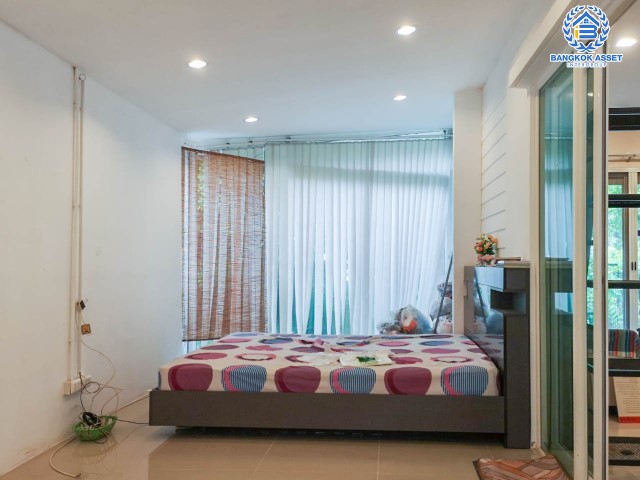 *****บ้านเดี่ยวมือสองย่านกรุงเทพฯ ม.พฤกษาทาวน์ เพชรเกษม81 เนื้อที่กว้างขวางมากถึง 57.2 ตร.ว. ฟังก์ชัน 3 ห้องนอน 2 ห้องน้ำ 2 ที่จอดรถ บ้าน Maple Leaf ร่มรื่นอยู่หน้าสวนสาธารณะ บนทำเลยอดเยี่ยม ใกล้เดอะมอลล์บางแค และทางด่วน "เพชรเกษม"